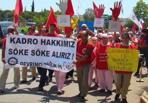 Taşeron Sağlık işçileri kadro hakkı için yürüdü